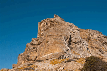 Αγία Ελεούσα στο Κάστρο της Ωριάς Κύθνου όπως φαίνεται λίγο πριν την είσοδο στο Κάστρο.