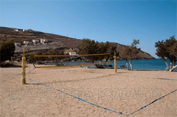 Εκτός των άλλων η υπέροχη παραλία Μαρτινάκια στην Κύθνο διαθέτει και γήπεδο beach volley