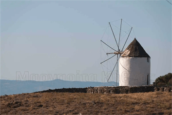 Μύλος στην Δρυοπίδα Κύθνου, γνήσια αυθεντική νησιώτικη ατμόσφαιρα..